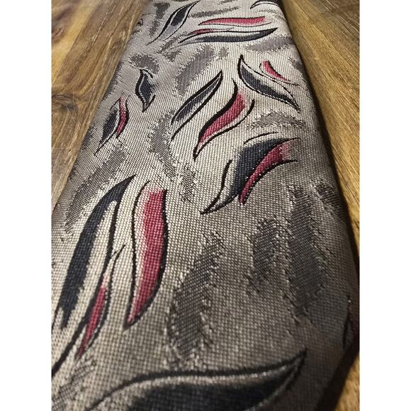 Givenchy Monsieur Mens Tie Made In USA Silver Maroon Black Geometric Vintage EUC - Picture 1 of 10